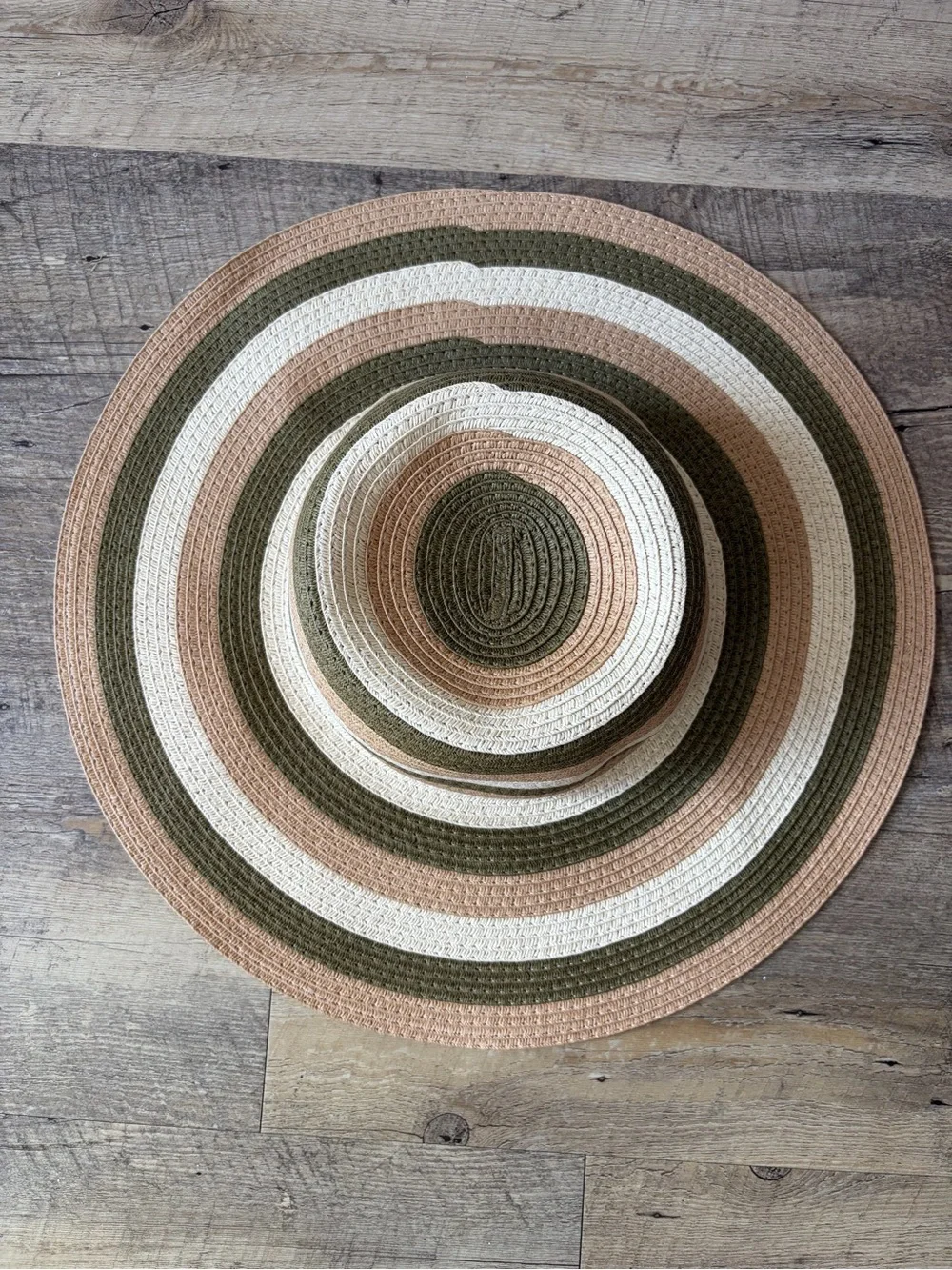 Nordstrom Olive Green Tan Cream Stripe Wide Brim Straw Sun Hat OS Earth Tones